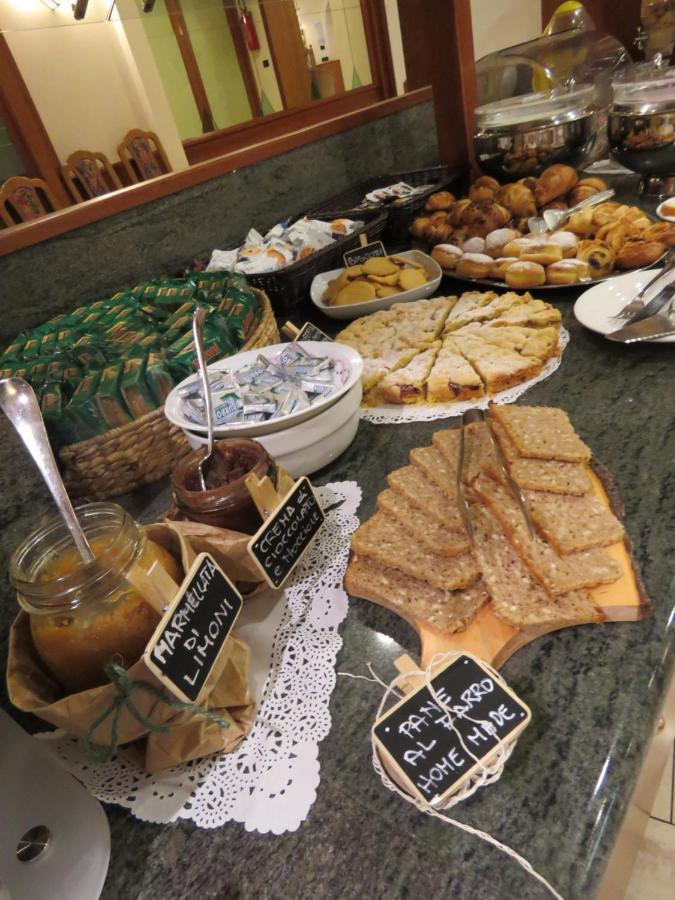 Hotel Italia Baselga di Pinè Екстериор снимка